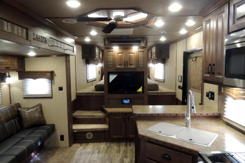 2020 Lakota Bighorn 8314 CE Horse Trailer 2020 Lakota Bighorn 8314 CE Horse Trailer