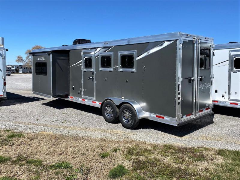 2022 Lakota Charger 311 Slide Horse Trailer 2022 Lakota Charger 311 Slide Horse Trailer