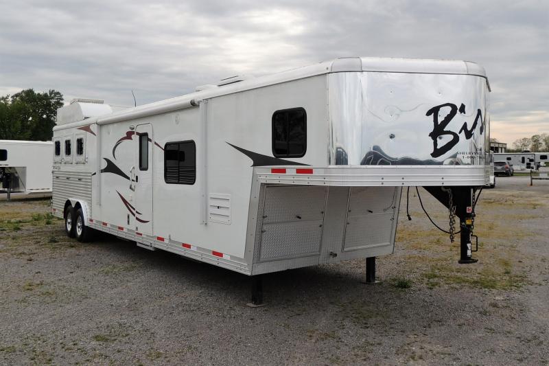 2015 Bison Stratus 8315 Slideout 3 Horse Trailer 2015 Bison Stratus 8315 Slideout 3 Horse Trailer