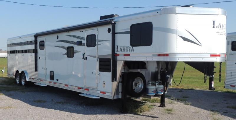 2021 Lakota Charger 81611 Stock Combo Trailer 2021 Lakota Charger 81611 Stock Combo Trailer