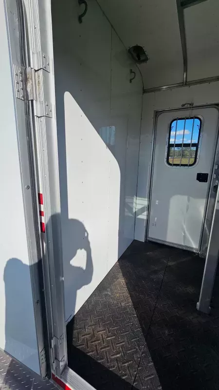 used Horse Trailers Gore Trailers  for sale, in Paris, KY Thumbnail 13