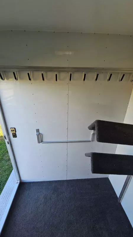 used Horse Trailers Gore Trailers  for sale, in Paris, KY Thumbnail 18