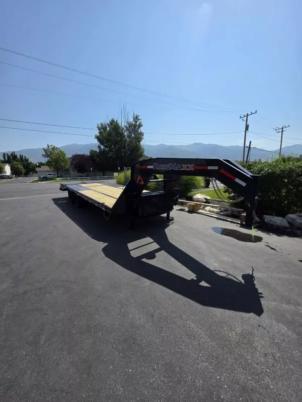 2026 RawMaxx NEW FDXD - 26' 24K Tandem 10PLY Duals - WHD Gooseneck - Equipment / Flatdeck / Flatbed Trailer