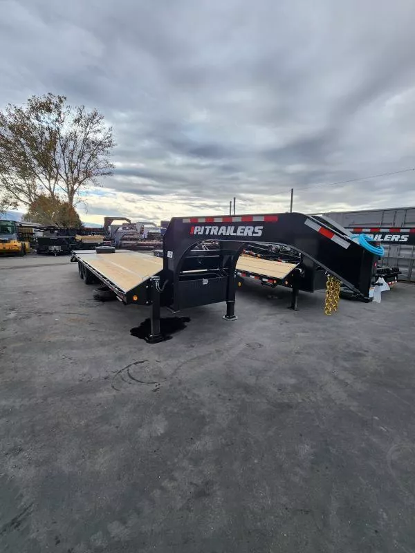 2026 PJ Trailers 30' LD 25K WHD Gooseneck Flatbed Trailer