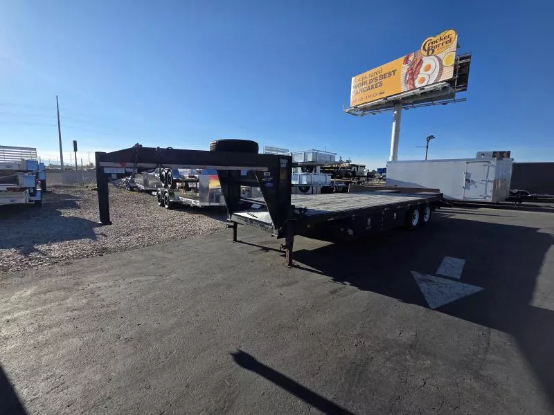 USED 2007 C&B 25'+5' Gooseneck Equipment Flatbed Trailer