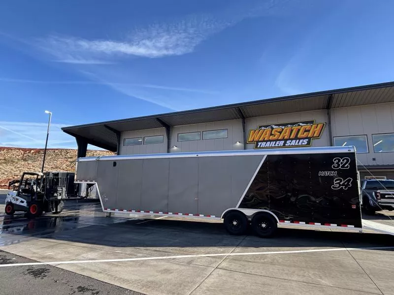 2015 Charmac Trailers 30' CHARMAC GOOSENECK TRISPORT Cargo / Enclosed Trailer