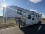 2019 LAKOTA C839 HORSE TRAILER 