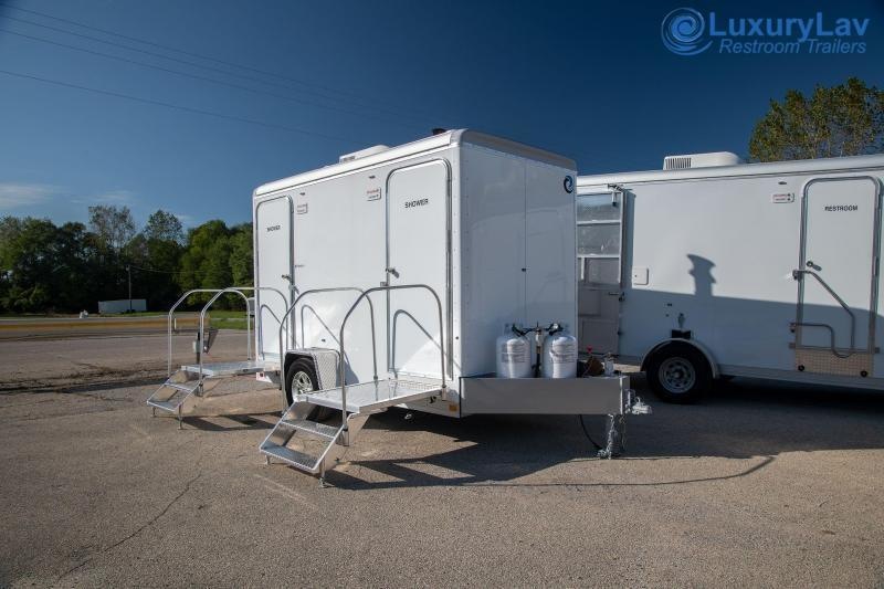 102 LuxuryLav WC Shower 102 LuxuryLav WC Shower