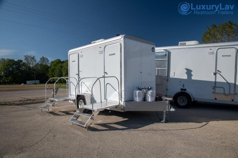 102 LuxuryLav WC Shower 102 LuxuryLav WC Shower