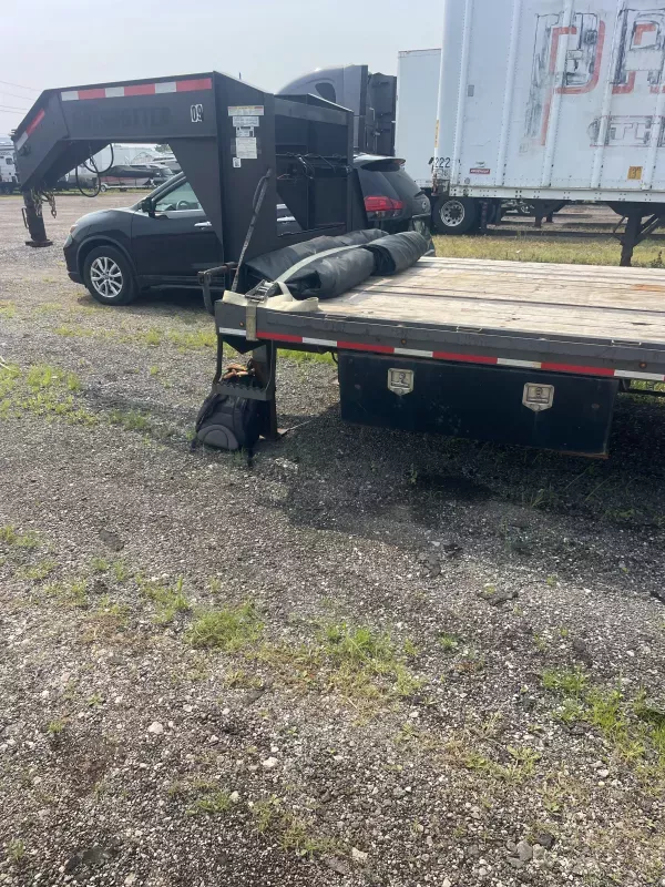 used Equipment / Flatbed Trailers Caliber Trailer Mfg  for sale, in Columbia Station, OH Thumbnail 4