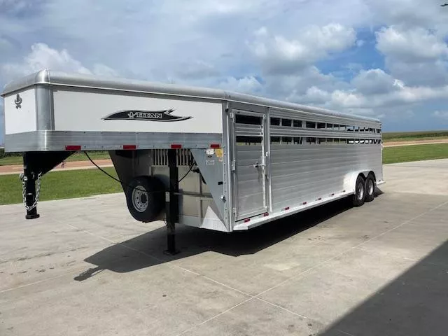 2021 Titan Trailers 7.5x26ft Aluminum Livestock Trailer 