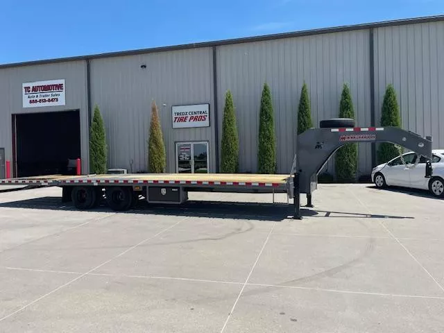 2026 Midsota FBHB32-GN-230 Deckover Flatbed 102x32ft Hydraulic tail 10k axles