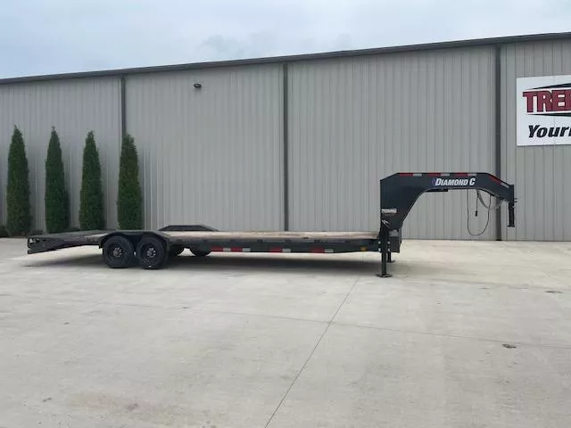 2024 Diamond C LPX 102x28ft Gooseneck Flatbed 10k axles Mega ramp Equipment Trailer