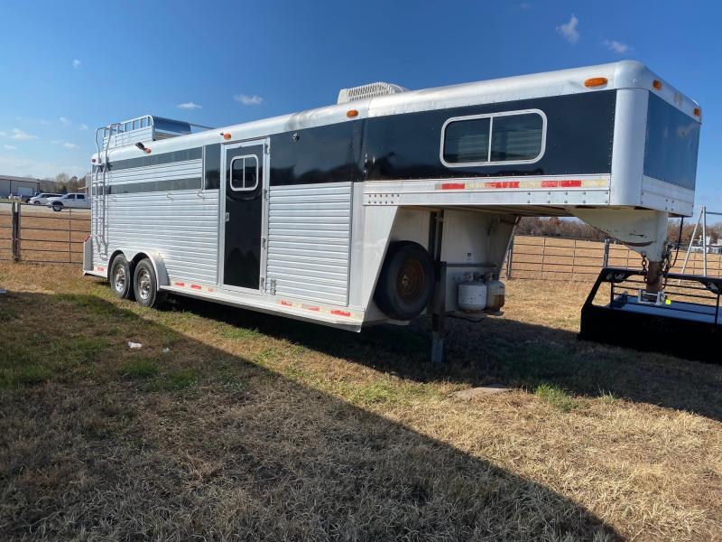 1999 C and C Trailers 4 horse Horse Trailer 1999 C and C Trailers 4 horse Horse Trailer