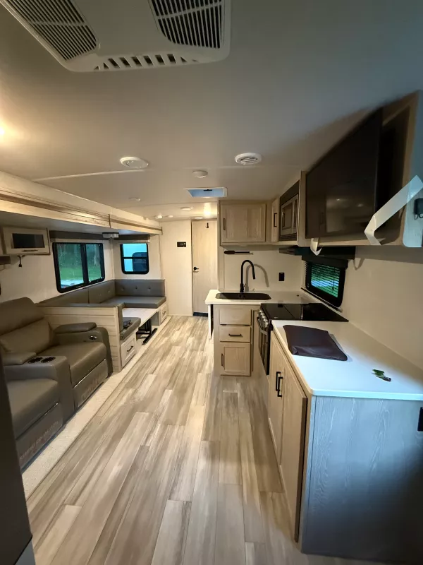 used Travel Trailers Forest River Flagstaff for sale, in New Kensington, PA Thumbnail 2