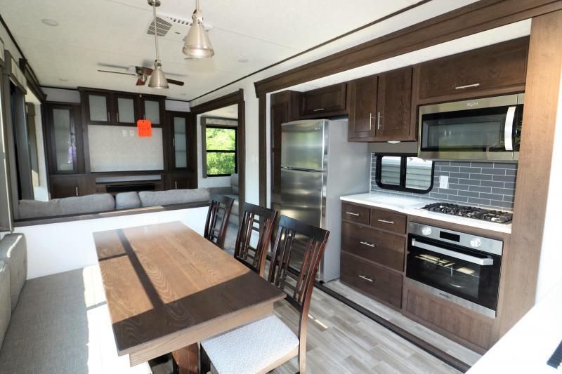 new Park Models Forest River Salem Villa Estate for sale, in Irwin, PA Thumbnail 4