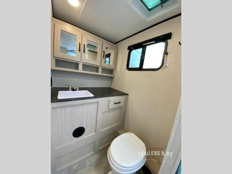 new Travel Trailers Coachmen Apex Ultra-Lite for sale, in Irwin, PA Thumbnail 29