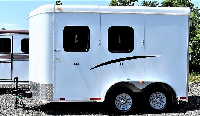 2012 Bison Trailers 720 Stratus Bumper Pull Horse Trailer 2012 Bison Trailers 720 Stratus Bumper Pull Horse Trailer
