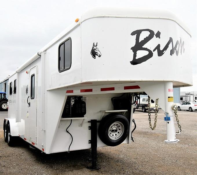 2013 Bison Trailers 7207 Trail Hand Horse Trailer 2013 Bison Trailers 7207 Trail Hand Horse Trailer