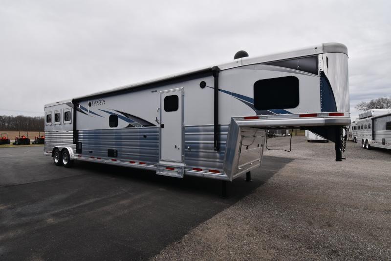 2023 Lakota Bighorn 8317 Horse Trailer 2023 Lakota Bighorn 8317 Horse Trailer