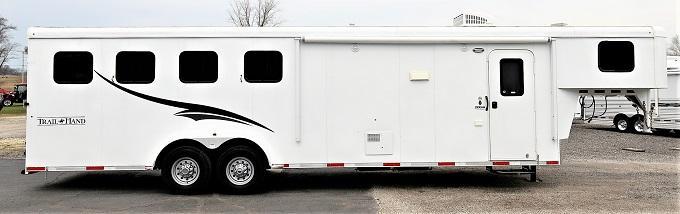 2015 Bison Trailers 7410 Trail Hand Horse Trailer 2015 Bison Trailers 7410 Trail Hand Horse Trailer