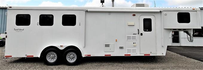 2013 Bison Trailers 7309 Trail Hand Horse Trailer 2013 Bison Trailers 7309 Trail Hand Horse Trailer