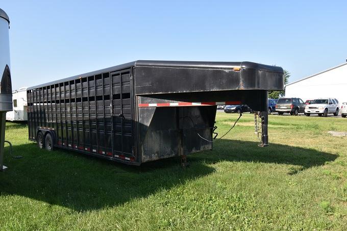 1999 Diamond D Stock Horse Trailer 1999 Diamond D Stock Horse Trailer