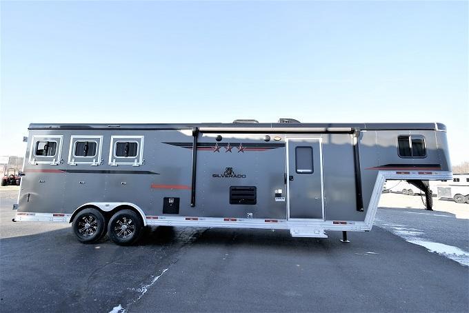 2022 Bison Trailers 8311 Silverado Horse Trailer 2022 Bison Trailers 8311 Silverado Horse Trailer
