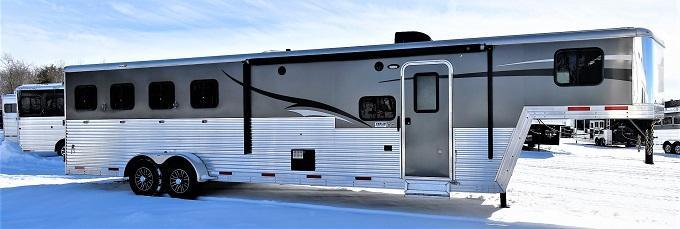 2016 Bison Trailers Laredo 7411 Horse Trailer 2016 Bison Trailers Laredo 7411 Horse Trailer