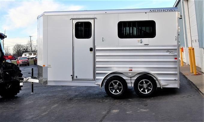 2022 Merhow Bronco Straight load Horse Trailer 2022 Merhow Bronco Straight load Horse Trailer