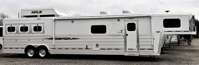 2020 Logan Coach 817 Ultra Razor Horse Trailer 2020 Logan Coach 817 Ultra Razor Horse Trailer