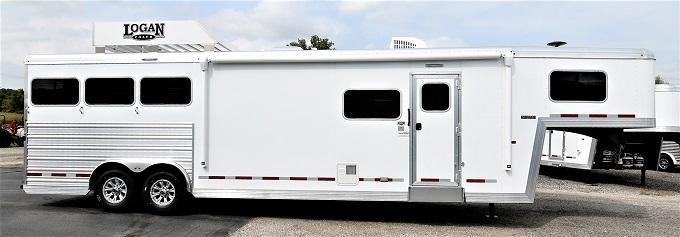 2021 Logan Coach 812 Limited Horse Trailer 2021 Logan Coach 812 Limited Horse Trailer