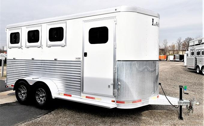 2017 Lakota Charger 3-H Slant BP Horse Trailer 2017 Lakota Charger 3-H Slant BP Horse Trailer
