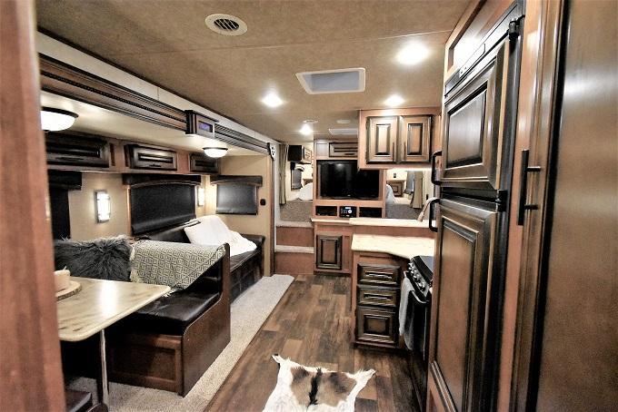 2016 Bison Trailers 8317 Premiere Dual steps to bedroom Horse Trailer 2016 Bison Trailers 8317 Premiere Dual steps to bedroom Horse Trailer