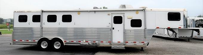 2009 Integrity Trailers Legacy 8410 Gorgeous LQ Horse Trailer 2009 Integrity Trailers Legacy 8410 Gorgeous LQ Horse Trailer