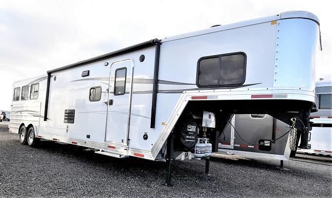 2021 Merhow Trailers 8314 Next Generation Riser Wall Sofa Horse Trailer 2021 Merhow Trailers 8314 Next Generation Riser Wall Sofa Horse Trailer