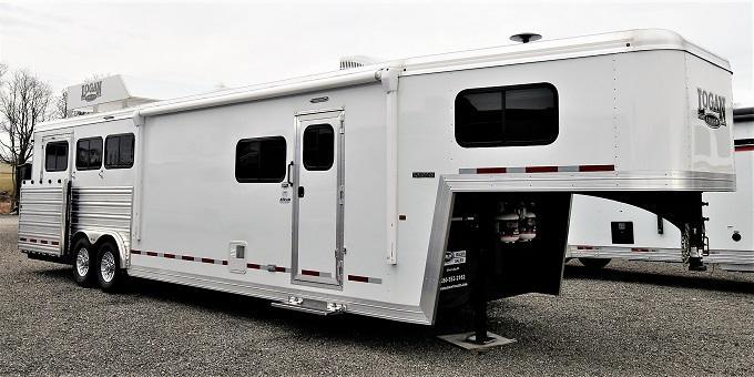 2022 Logan Coach 812 Limited Side Load Full Rear Tack Horse Trailer 2022 Logan Coach 812 Limited Side Load Full Rear Tack Horse Trailer