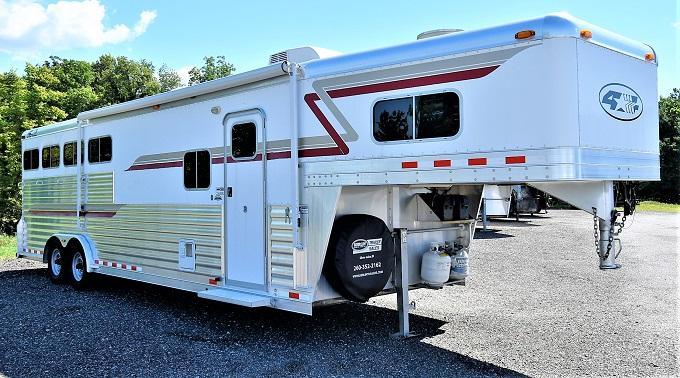 2006 4-Star Trailers 8410 Horse Trailer 2006 4-Star Trailers 8410 Horse Trailer