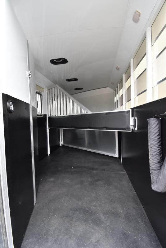 2024 Bison Trailers 7306 Trail boss bumper pull Horse Trailer Indiana