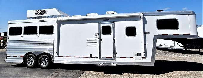 2021 Logan Coach Limited 810 Horse Trailer 2021 Logan Coach Limited 810 Horse Trailer