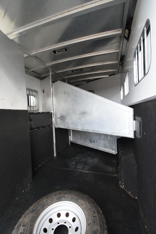 used Horse Trailers Exiss Trailers  for sale, in Silver Lake, IN Thumbnail 9