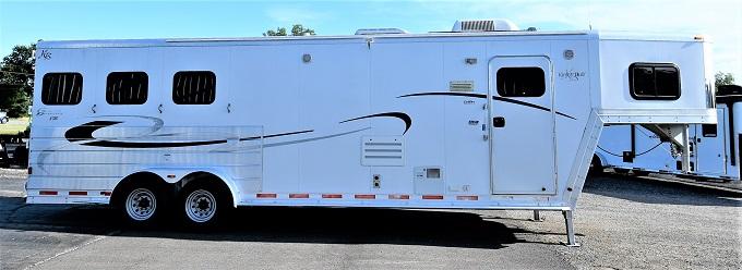 2004 Kiefer Built Genesis X380 Horse Trailer 2004 Kiefer Built Genesis X380 Horse Trailer