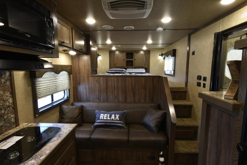 2021 Lakota Charger Horse Trailer 2021 Lakota Charger Horse Trailer