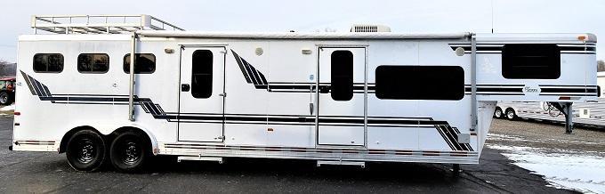 1996 Sundowner Trailers 8010 725 Sierra w/Midtack Horse Trailer 1996 Sundowner Trailers 8010 725 Sierra w/Midtack Horse Trailer