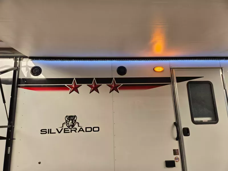 used Horse Trailers Bison Trailers  for sale, in Watkins, CO Thumbnail 19
