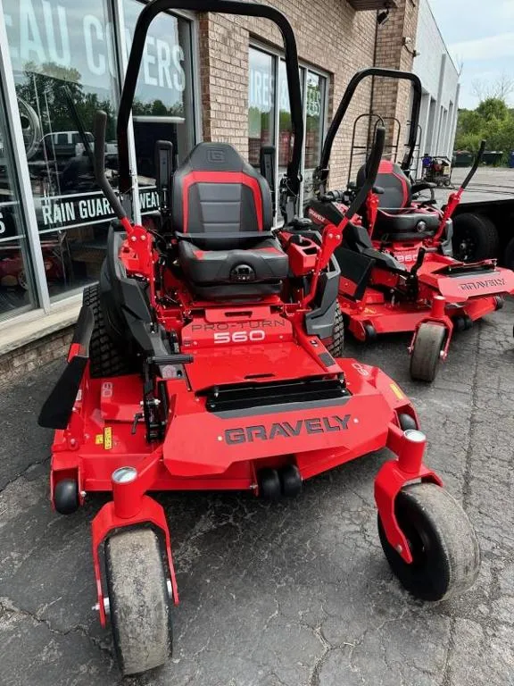 Gravely Pro-Turn 560 - 31 hp Kawasaki FX921 V-Twin  w/60" Fabricated X-Factor® 3 deck  Parker HTG T