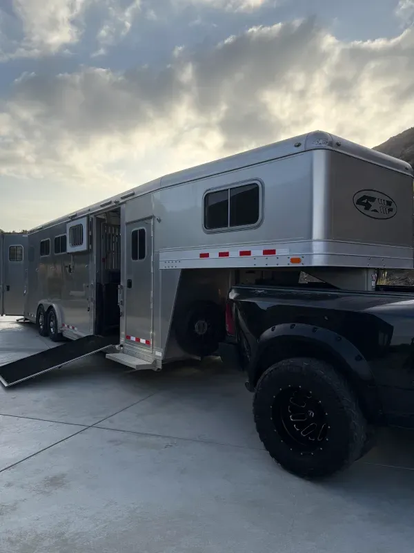 used Horse Trailers Four Star  for sale, in Agoura Hills, CA Thumbnail 34