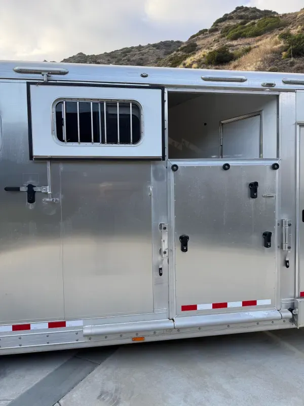 used Horse Trailers Four Star  for sale, in Agoura Hills, CA Thumbnail 16