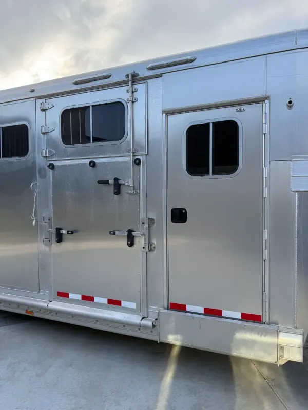 used Horse Trailers Four Star  for sale, in Agoura Hills, CA Thumbnail 11