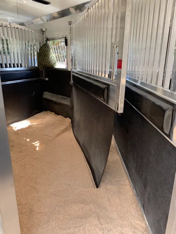 used Horse Trailers Four Star  for sale, in Agoura Hills, CA Thumbnail 15